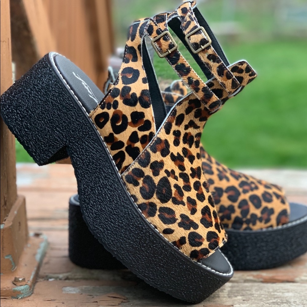 Free People HTF Dollskill Chunky Print Platform - Picture 6 of 14